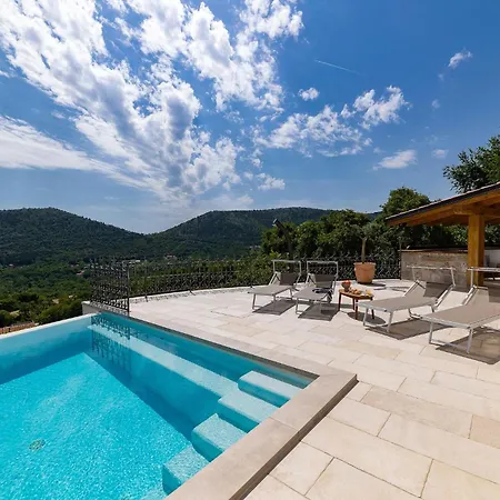 Luxurious In With Sauna * Bribir (Primorje-Gorski Kotar)