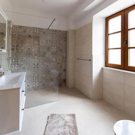 Luxurious In With Sauna بيت للعطل